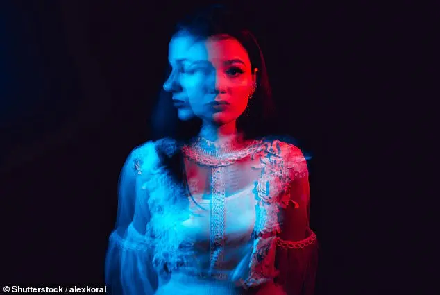 افراد مبتلا به طیف گستردهای از مشکلات سلامت روان، از جمله روانآزاری، به احتمال زیاد رنگ آبی را به عنوان رنگ مورد علاقه خود انتخاب میکنند (تصویر آرشیوی)